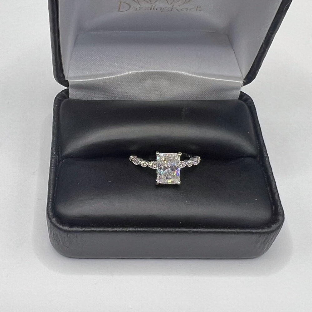 925 Sterling Silver 2.00CT MOISSANITE Women's Ring size 6,7 or 8 - Picture 15 of 17